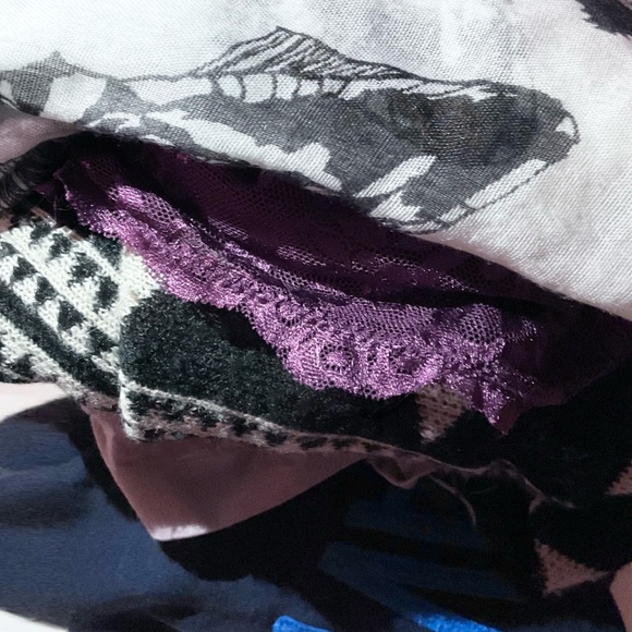 💜 7 Lot Womens LARGE CLOTHING MYSTERY BOX - Picture 1 of 6